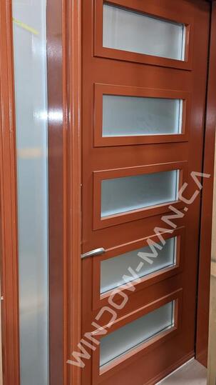 light brown door with sidelight in venetian red shaker acid etched glass with three point lock